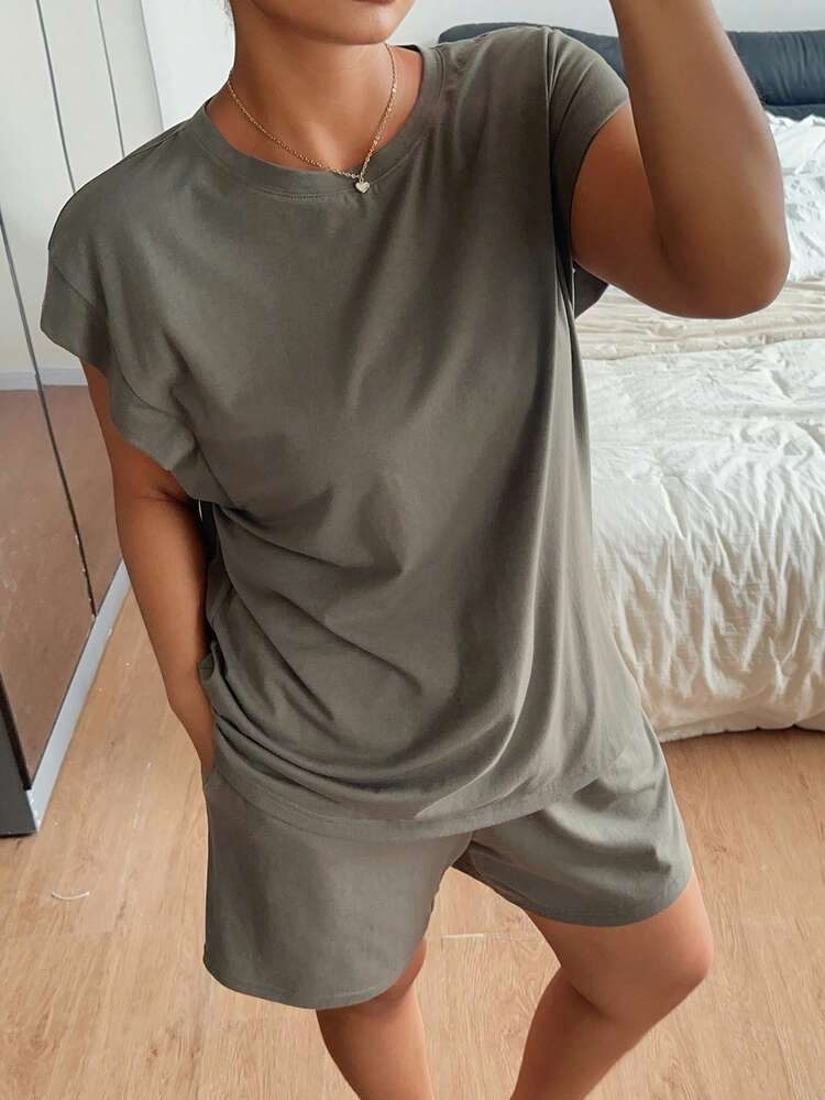 Dazy Plus 2pcs Solid Color Casual Knit Loungewear Set, Loose Top And Elastic Waist Shorts, Plus Size Women Spring/Summer Pajamas