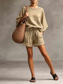 SHEIN Franclia 2件組休閒夏季套裝，圓領蕾絲飾邊寬鬆上衣與短褲套裝，卡其色上衣 + 卡其色短褲，適合通勤、度假、海灘、休閒穿著，春/夏卡其色時尚套裝，2合1時尚短褲，高腰設計修飾比例，微寬腿顯優雅顯瘦，適合通勤、日常穿著、夏季、派對、海灘、約會、畢業、商務、教師制服，休閒長褲套裝，優雅休閒長褲套裝，時尚上衣 - 棕色 - 查看 6