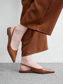 CUCCOO BIZCHIC 女鞋 春夏秋尖頭低楦平底黃棕色油皮辦公通勤女鞋 - 黃棕色 - 查看 5