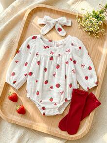 SHEIN Playful Pals 女嬰白色草莓蝴蝶結愛心印花圓領長袖開襠褲 + 紅色襪子 + 頭帶休閒家庭套裝可愛甜美秋季 - 紅白色 - 查看 5
