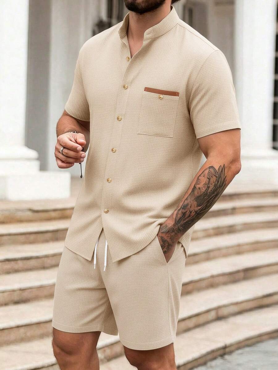 Manfinity Homme 男士夏季休闲度假沙滩纹理纽扣衬衫和短裤套装 - 卡其色 - 查看 1