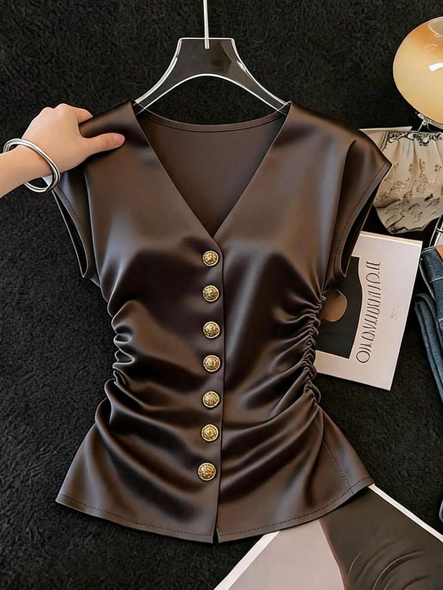 SHEIN Franclia 女款優雅浪漫法式風半袖V領鈕扣設計抓皺腰身緞面布料襯衫,優雅夏季度假休閒女式襯衫 - 棕色 - 查看 1
