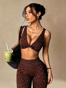Glamine 1 Conjunto de Sujetador Deportivo y Mallas de Mujer con Estampado de Leopardo y Diseño Cruzado Retorcido para Yoga, Correr, Fitness y Ejercicio - Multicolor - Ver 2
