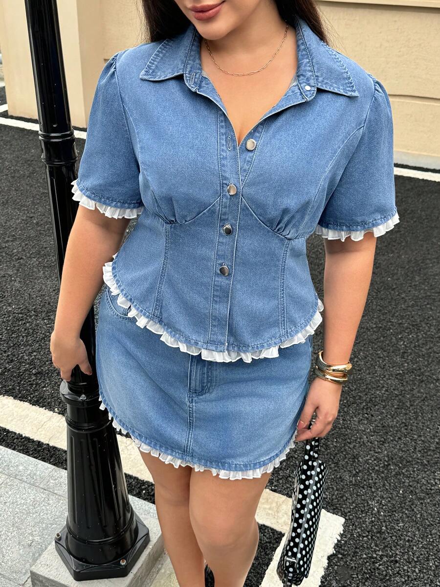 Rivivi Blus Denim Kasual Lengan Pendek Berkancing Tunggal dengan Hiasan Ruffle untuk Wanita Ukuran Plus Musim Semi/Panas - Medium Wash - View 1