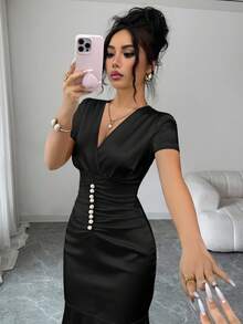 Vestido elegante y romántico de estilo francés ligero para uso diario, fiesta o citas, nuevo para primavera/verano, con decoración de perlas, dobladillo con volantes, diseño entallado de longitud media, cuello en V, unicolor, manga corta y plisado - Negro - Ver 7