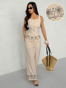 SHEIN PETITE Bộ đồ nữ in hoa một hàng cúc và quần dài, kiểu dáng thường ngày mùa hè, thiết kế thêu hoa giả, áo không tay phối họa tiết tương phản + quần ống rộng cạp cao, màu be, bộ đồ mùa hè, bộ đồ vải lanh, bộ đồ phong cách Boho, bộ đồ thường ngày tôn dáng, trang phục nghỉ hè, trang phục đi nghỉ mát cho nữ, trang phục mùa hè cho nữ, từ xuân đến hè. - Màu be - Xem 1