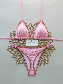 Swim Mod 新款女款優雅奢華波希米亞度假風 2 件式清新淺藍色紋理手工刺繡三角比基尼套裝，白色雛菊刺繡、棕色對比縫線飾邊與海星金屬吊飾，可調節性感三角泳褲附滑塊細節，彈性泳裝布料，適合夏季海灘度假、泳池派對、音樂節、母親節/婚禮假期、春假穿搭 - 粉色 - 查看 2
