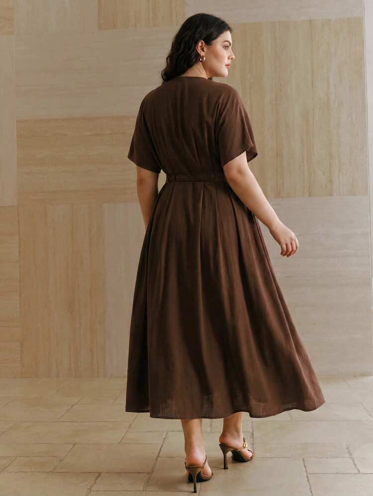 Plus Size Women's New Spring/Summer Brown French Elegant Deep V-Neck Batwing Sleeve Cinched Waist Pleated Tie-Up Full Skirt Dress For Daily Wear, Parties And Vacations