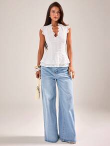 SHEIN BAE Top ligero con cuello en V, encaje bordado y bajo con volantes, dulce y delicado para citas y uso casual, primavera/verano - Blanco - Ver 1