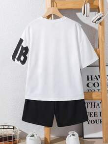 SHEIN 2件組青少年男孩休閒日常舒適印花圖案圓領寬鬆套頭短袖T恤與短褲針織套裝 - 黑色 - 查看 3