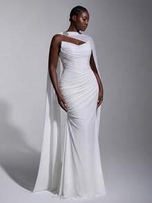 Elitara Plus Size Elegant White Dignified Strapless Pleated Fish Tail Maxi Wedding Dress With Luxurious Rhinestone Decor (Detachable Neck Hanging Piece), Slimming Effect For Bride - White - View 8