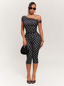 Radiana Sexy Casual Minimalist Black & White Polka Dot Jumpsuit, Asymmetrical Asymmetrical Shoulder Tight Jumpsuit, Gold Metal Buckle Decor Jumpsuit, Casual Jumpsuit, Casual Wear, Casual Pants, 3/4 Length Jumpsuit, Tight 3/4 Pants, High Elasticity Knit Fabric, Body-Hugging Silhouette, Suitable For Casual Outings, Shopping, Dates, Gatherings, Parties, Nightclubs, Cocktail Events, Urban, Commuting, Holiday Trips - Black and White - View 3