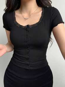 DAZY Women's Square Neck Short Sleeve Fitted T-Shirt - Black - View 1