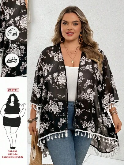 SHEIN CURVE+ Áo khoác kimono nhẹ in hoa cỡ lớn dành cho nữ, kiểu dáng bohemian, màu đen trắng, họa tiết hoa, viền tua rua, áo khoác mùa hè dài có tua rua, trang phục mùa hè và lễ hội cỡ lớn dành cho nữ, đồ đi biển cỡ lớn dành cho nữ, trang phục nghỉ dưỡng cỡ lớn dành cho nữ, trang phục biểu diễn lễ hội nhạc đồng quê cỡ lớn dành cho nữ, quần áo kiểu bohemian.