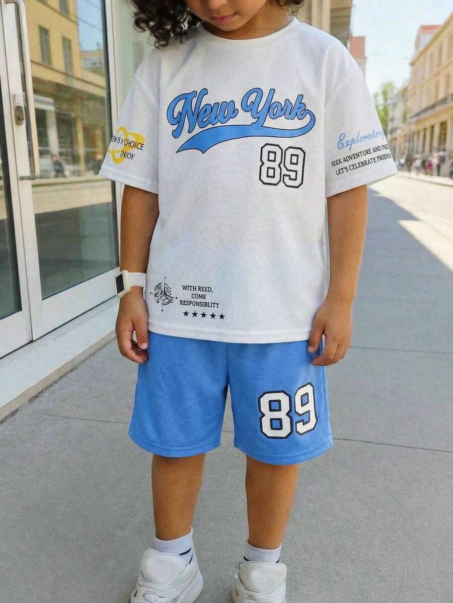 SHEIN 2 件 Tween Boy 运动休闲装 - 柔软舒适的图案 T 恤,带有字母印花和松紧腰短裤套装,适合秋季、春季、夏季,适合日常、户外、学校、街头装、派对和休闲 - 淺藍色 - 查看 1