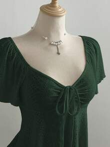 Elamini Atasan Kasual Serbaguna Wanita Model French Style Warna Putih Murni Rajut Jacquard dengan Tali Serut dan Leher V - Dark Green - View 5