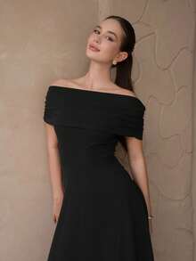 Duda Rubert 女款優雅極簡洗練浪漫時尚性感露肩高腰A字傘裙夏季黑色洋裝 - 黑色 - 查看 3