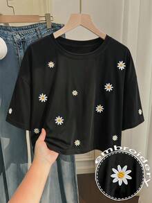Solflare 黑色休閒大尺碼女款雛菊刺繡圓領短袖T恤 - 彩色 - 查看 2
