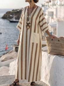 Breezaya Damen gestreiftes blau-weißes Urlaubsprint Digital-Muster Kleid mit Halbarm, lässiges Alltagskleid mit Seitentasche, V-Ausschnitt und ausgestelltem Saum, Frühling/Sommer 2026 Neuheit - Braun - Übersicht 3