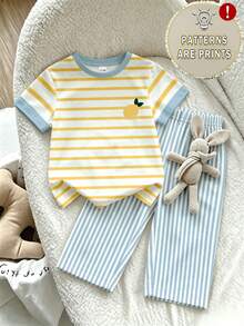 SHEIN Playful Pals 女婴柠檬贴花条纹印花短袖T恤和蓝色条纹印花短裤套装 - 彩色 - 查看 1