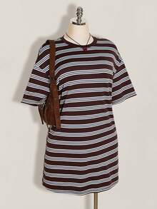 SHEIN ICON 大尺碼復古 1960s 90s 性感時尚 Y2K 簡約休閒返校季校園風棕色寬鬆 T-shirt 連身裙 約會之夜度假辦公 - 棕色 - 查看 6