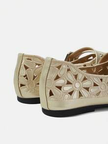 CUCCOO CHICEST Women's Hollow Embroidery, Buckle, Comfortable Flat Shoes - Gold - View 5