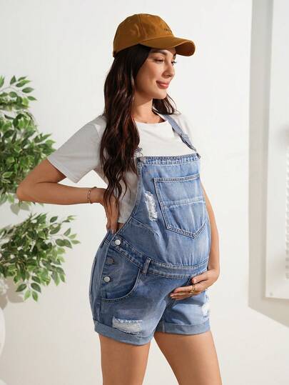 SHEIN Quần yếm denim màu xanh nhạt bạc màu, kiểu dáng thời trang dành cho bà bầu.