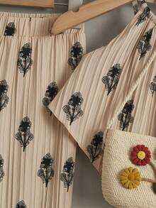 SHEIN Young Girl Floral Print Camisole T-Shirt And Pants Casual Outfit - Khaki - View 3