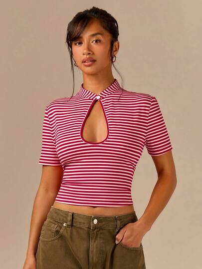 Athîral Camiseta corta ajustada para mujer de verano, casual para vacaciones y desplazamientos, con estampado de rayas de bloques de color y cuello calado