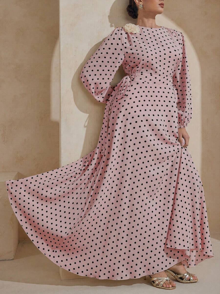 Modelyn 大尺碼收腰繫帶波點3D花朵裝飾彈性袖大擺洋裝 - 粉色 - 查看 1