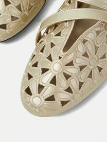 CUCCOO CHICEST Women's Hollow Embroidery, Buckle, Comfortable Flat Shoes - Gold - View 4
