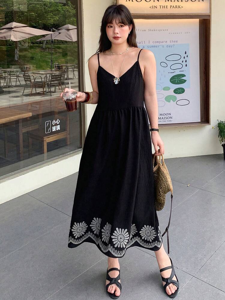Dazy Plus Plus Size Women's Solid Color Hem Floral Decor Camisole Casual Dress, Black, Spring/Summer