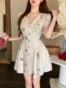 DAZY 春夏法式復古植物印花女款簡約優雅中長洋裝陽光裙 - 杏色 - 查看 1