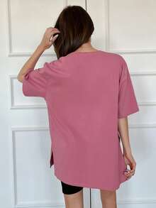 Livesso Camiseta de mujer de manga corta, estilo casual de vacaciones, holgada, con cuello redondo, estampado gráfico de letras básicas, rosa empolvado, oversize, para viajes y uso diario - Rosa Fucsia - View 4
