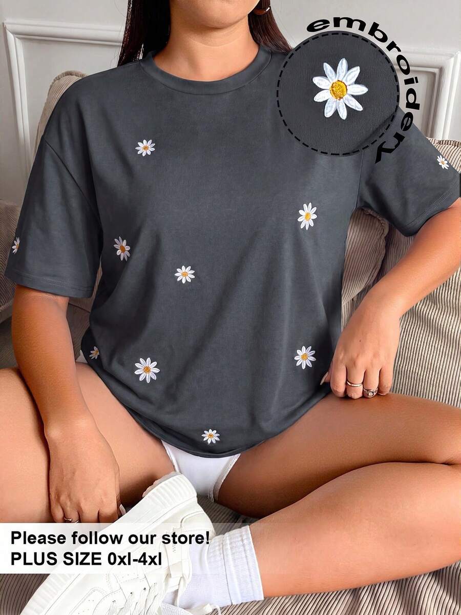 SHEIN EZwear 大码蓝色雏菊刺绣休闲短袖T恤,春夏款 - 深灰色 - 查看 1