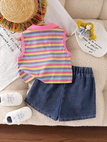 SHEIN Playful Pals 2件組少女夏季彩虹條紋紋理針織POLO領拼接背心上衣與牛仔裙褲，花卉刺繡，復古陽光可愛套裝 - 粉色 - 查看 3
