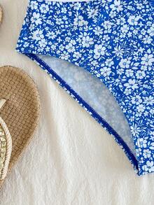 SHEIN Tween Girl Blue And White Small Ditsy Floral Bikini Set Set, Island Style Print, Vacation Style, Suitable For Spring And Summer, Outdoor Activities - Blue - View 8