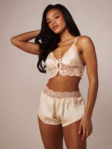 MISSGUIDED Luxe Satin Lace Trim Camisole And Shorts Pajama Set With Bow Tie Details For Lounge And Sleep - Champagne - View 5