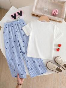 SHEIN Genkimix Kids 女童夏季休闲蝴蝶结装饰T恤和条纹蝴蝶结印花裤两件套 - 藍色 - 查看 2