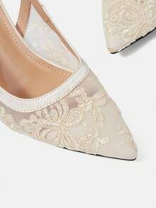 CUCCOO HITCHD Sepatu Wanita Bertali Berongga Model Baru Gaya Cina Ujung Lancip Hak Tinggi untuk Pernikahan Gaya Retro Modis Serbaguna - Aprikot - View 3