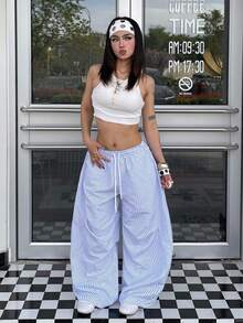 Coolane 男女夏季节日情侣同款复古运动装刺绣图案格子 Corta Vento 纹理宽松降落伞弯刀裤 - 藍色 - 查看 2