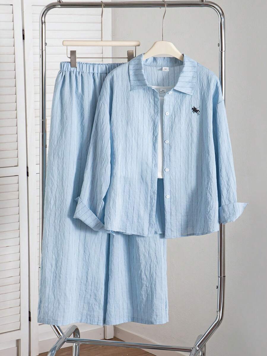 SHEIN 青少年女孩騎士印花長袖鈕扣襯衫與長褲套裝 - 淺藍色 - 查看 1
