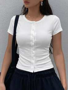 DAZY 女款純色圓領單排扣休閒短袖T恤 夏季 - 白色 - 查看 2