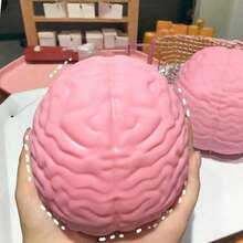 Easy Sqweezy Jumbo Brainy - اضغط على هذا الدماغ العملاق الكبير والممتع والناعم والبطيء الارتفاع لتخفيف التوتر - لعبة حسية / لعبة تململ أصلية وهدية للأطفال والبالغين - متعدد الألوان - مشاهدة 8