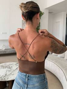 Mélanie ORL 女款 Y2K 素色鏤空交叉掛脖修身性感上衣 秋季適合女性 S 號 秋冬夏季 - 卡其色 - 查看 2