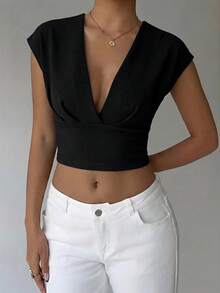 Aloruh Women's Casual Solid White Slim Fit V-Neck Short Sleeve Crop Top,Summer Top - Black - View 4