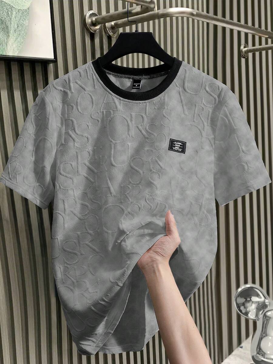 Manfinity Homme Kaos Lengan Pendek Pria, Desain Jacquard Huruf Rajut, Gaya Modis dan Serbaguna, Cocok untuk Pakaian Sehari-hari Kasual, Mudah Dipakai, Liburan - Grey - View 1