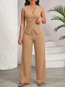SHEIN Lady Conjunto elegante de duas peças feminino em cor sólida com blusa plissada drapeada de decote em V e calça pantalona. Conjunto de calça pantalona. Conjunto feminino elegante. Conjunto feminino elegante de duas peças com blusa sem mangas e calça. - Caqui - Ver 7