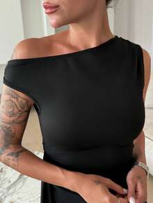 Mélanie ORL 女款夏季純色斜肩不對稱抓褶緊身迷你洋裝，附垂墜肩帶，優雅黑色春季洋裝 - 黑色 - 查看 4