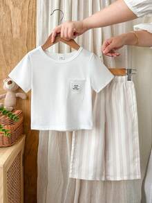 SHEIN Vintaside Kids 2件組男嬰可愛休閒短袖上衣與格紋長褲套裝，適合夏季、居家與旅行 - 白色 - 查看 4